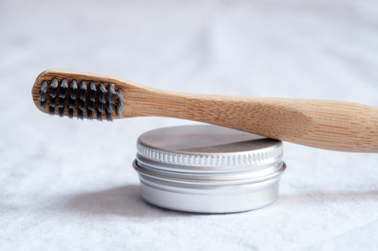 How to clean retainer